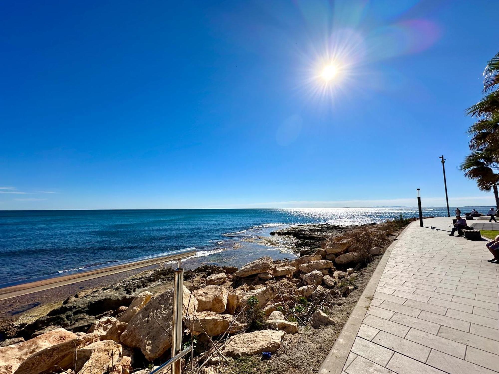 Modern Apartment On Playa Del Cura Торрев'єха Екстер'єр фото